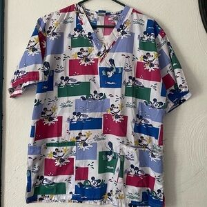 Disney Scrub Top‎ Women’s Size Small V-neck Pull Over Pockets
